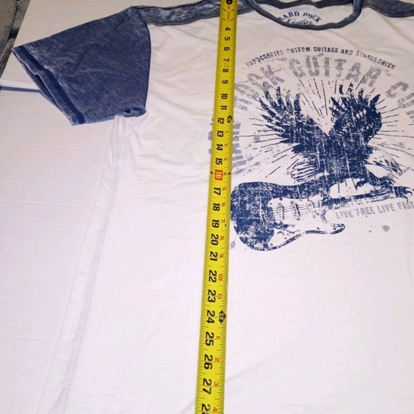 Hard Rock Cafe White and Blue Graphic Tee - Picture 5 of 6